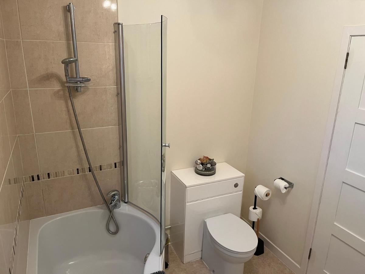 Comfortable 3 Bedroom Home In أفيمور المظهر الخارجي الصورة